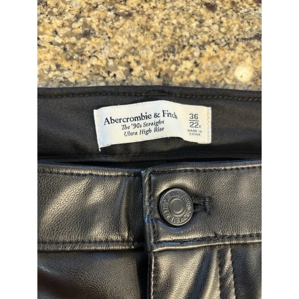 Abercrombie & Fitch Curve Vegan Leather 90s Straight High Rise Pant‎ Black 44W